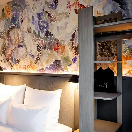 One 3* Amberes